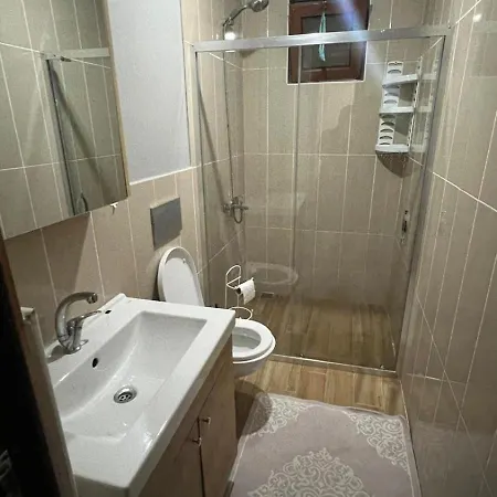 Beykozda Muestakil Havuzlu